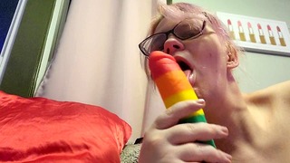 Amy Gets Split In Half!