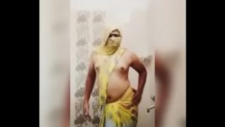 Sonu Show Navel In Saree