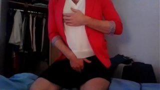 Secretaresse Crossdresser geil als ze weer thuis is