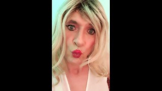Sissy Kiss Bimbo