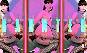 Haunted – Ft Domino – JOI CEI Es